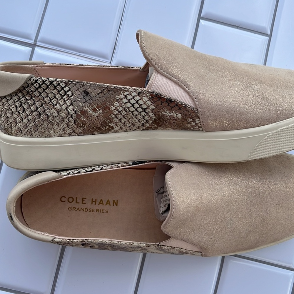 COLE HAAN Snake Skin Cream Shoes with Elegant Design SZ: 10B